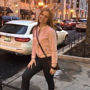 Meet your Posher, Addison